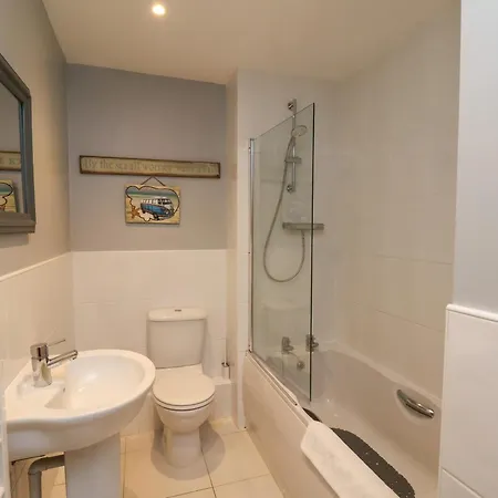 Cadliam Apartamento Whitby